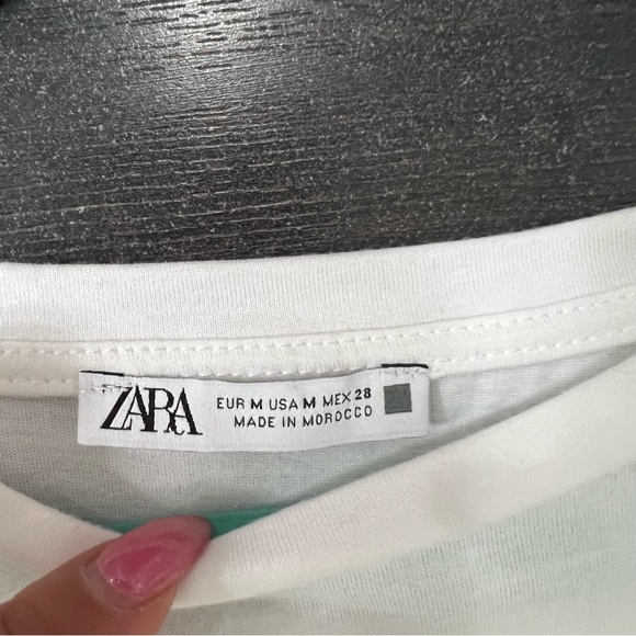 Zara Oscar Wild quote t shirt, with freedom, flowers, books and the moon… - Picture 4 of 6